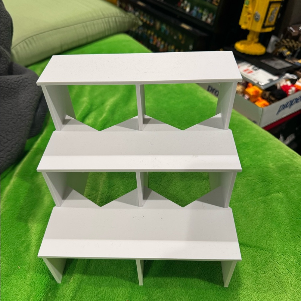 Lego Brickheadz shelf stand